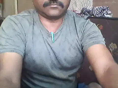 Snapshot of LOVEGURU_D chatting on 02-03-25, 10:47 LOVEGURU D online show from 02-03-25, 10:47