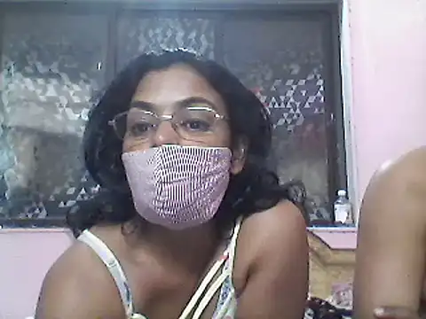 Snapshot of LOVEGURU_D chatting on 02-19-25, 06:21 LOVEGURU D online show from 02-19-25, 06:21