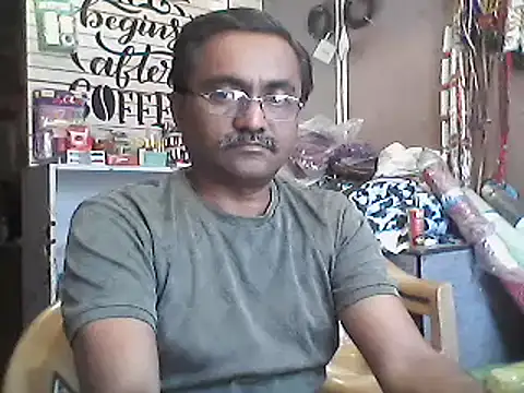 Snapshot of LOVEGURU_D chatting on 02-27-25, 08:13 LOVEGURU D online show from 02-27-25, 08:13
