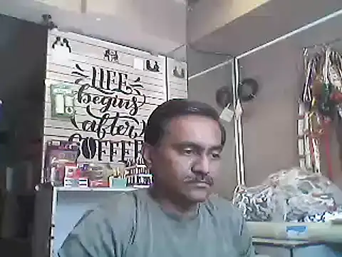 Snapshot of LOVEGURU_D chatting on 02-23-25, 06:38 LOVEGURU D online show from 02-23-25, 06:38