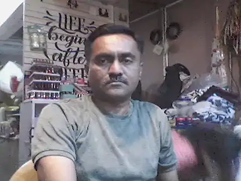Snapshot of LOVEGURU_D chatting on 03-15-25, 10:24 LOVEGURU D online show from 03-15-25, 10:24