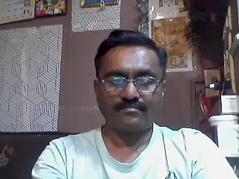 Snapshot of LOVEGURU_D chatting on 12-30-24, 06:05 LOVEGURU D online show from 12-30-24, 06:05