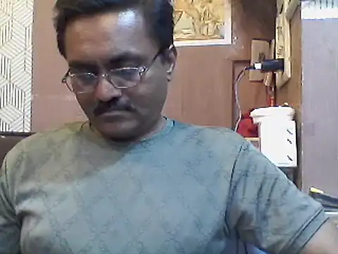 Snapshot of LOVEGURU_D chatting on 12-28-24, 02:21 LOVEGURU D online show from 12-28-24, 02:21