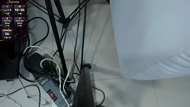 Snapshot of TOWERS21_ chatting on 02-14-25, 02:07 TOWERS21 online show from 02-14-25, 02:07