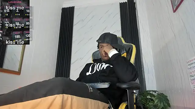 Snapshot of TOWERS21_ chatting on 01-03-25, 08:32 TOWERS21 online show from 01-03-25, 08:32