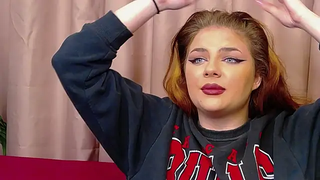 Snapshot of SophieRossie chatting on 12-10-24, 05:50 SophieRossie online show from 12-10-24, 05:50