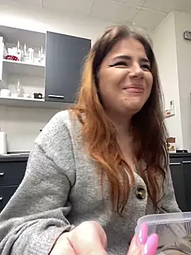 Snapshot of SophieRossie chatting on 12-06-24, 08:32 SophieRossie online show from 12-06-24, 08:32