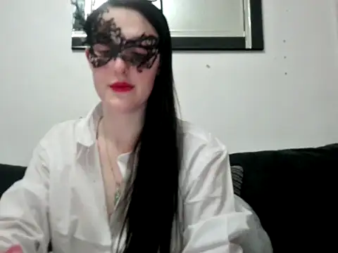 Snapshot of LexiSnowUK chatting on 03-12-25, 08:20 LexiSnowUK online show from 03-12-25, 08:20