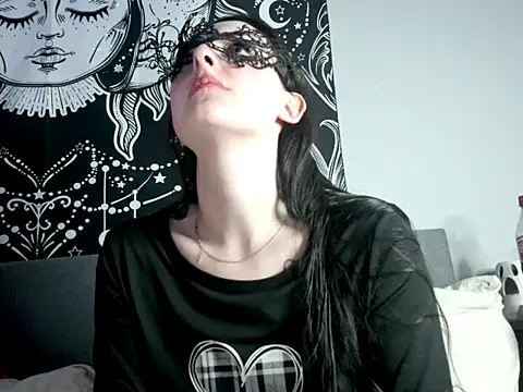 Snapshot of LexiSnowUK chatting on 02-03-25, 08:46 LexiSnowUK online show from 02-03-25, 08:46