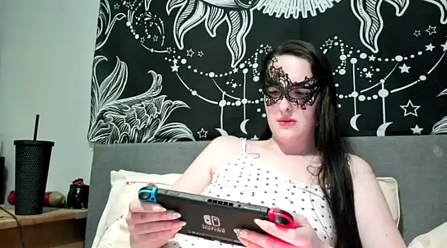 Snapshot of LexiSnowUK chatting on 02-26-25, 11:41 LexiSnowUK online show from 02-26-25, 11:41