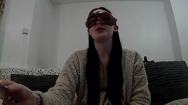 LexiSnowUK online show from 03-26-26, 09:46