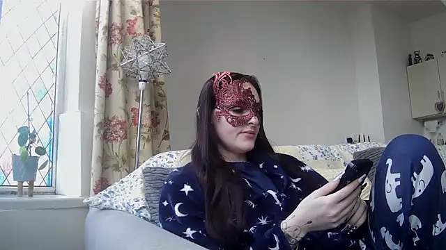 LexiSnowUK online show from 03-18-26, 09:34