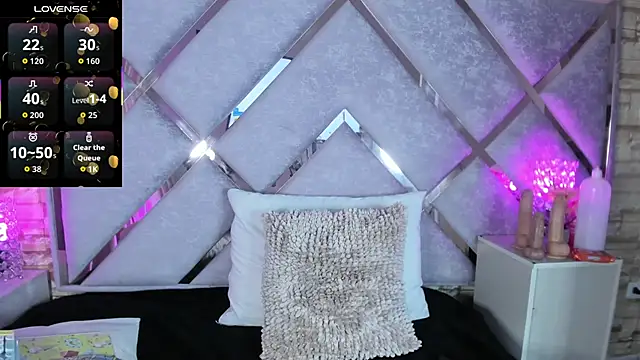  jade white  online show from 09-23-25, 01:18