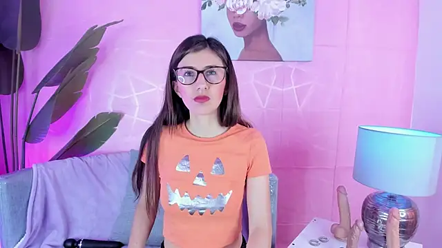  jade white  online show from 10-01-25, 01:04