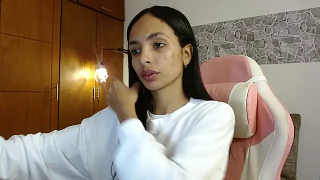 AnnitaSerna  online show from 10-10-25, 03:24