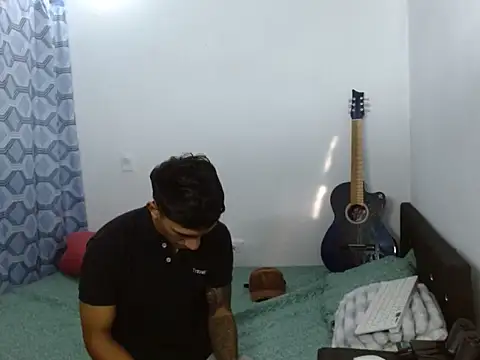 Snapshot of latino_hotxxx chatting on 11-12-25, 02:21 latino hotxxx online show from 11-12-25, 02:21