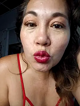 Snapshot of anniecoopeer chatting on 10-16-25, 10:45 anniecoopeer online show from 10-16-25, 10:45