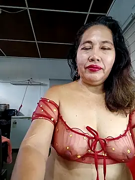 Snapshot of anniecoopeer chatting on 03-11-25, 12:28 anniecoopeer online show from 03-11-25, 12:28