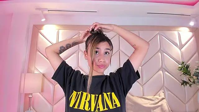 NairobiLee online show from 04-10-26, 12:56