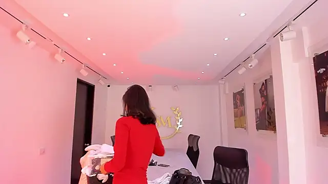 NairobiLee online show from 11-20-25, 09:54