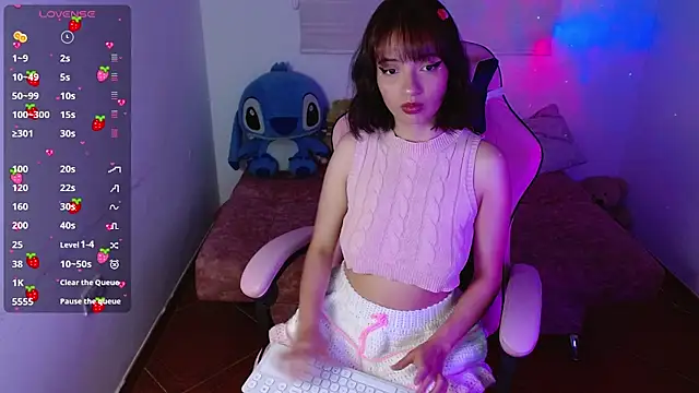 evie cloud online show from 02-14-25, 01:02