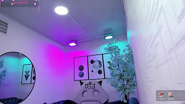 Snapshot of Tiara_rr chatting on 04-18-26, 03:42 Tiara rr online show from 04-18-26, 03:42