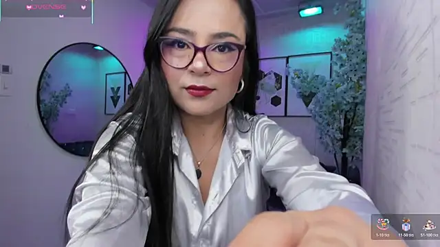 Snapshot of Tiara_rr chatting on 05-26-26, 12:42 Tiara rr online show from 05-26-26, 12:42