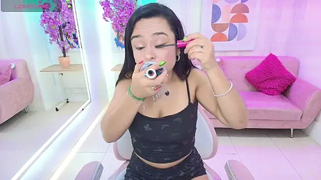 Tiara rr online show from 11-18-25, 08:01