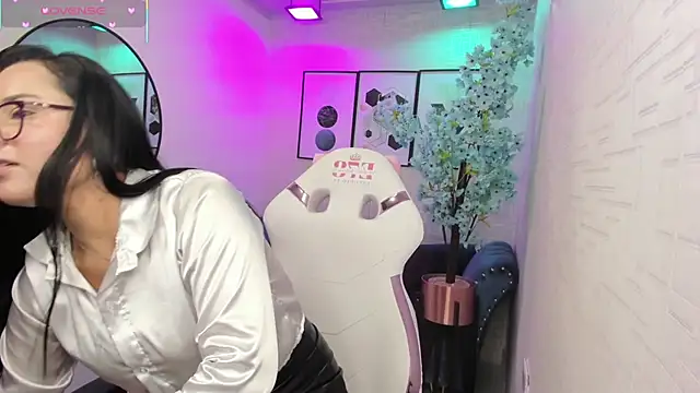 Tiara rr online show from 03-12-26, 03:45