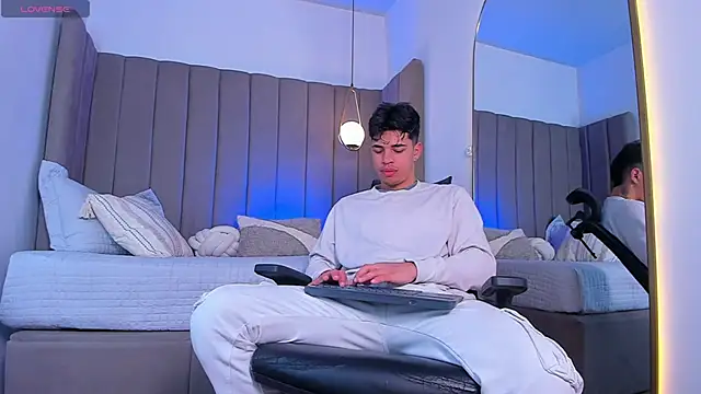 Benjamin More online show from 05-17-26, 03:39