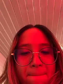 Snapshot of MelanieRoah chatting on 06-22-26, 05:43 MelanieRoah online show from 06-22-26, 05:43