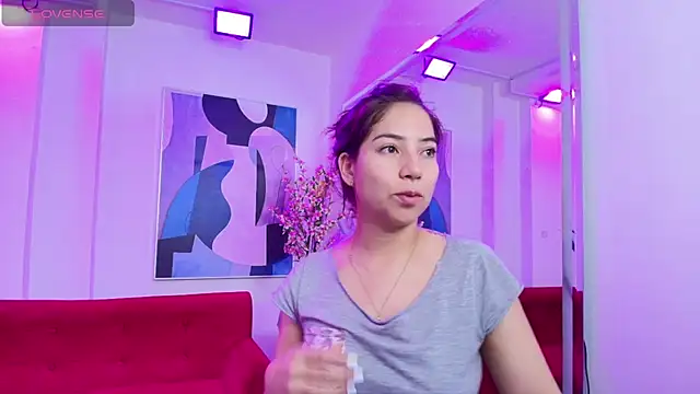 Ema louis  online show from 03-10-25, 12:38