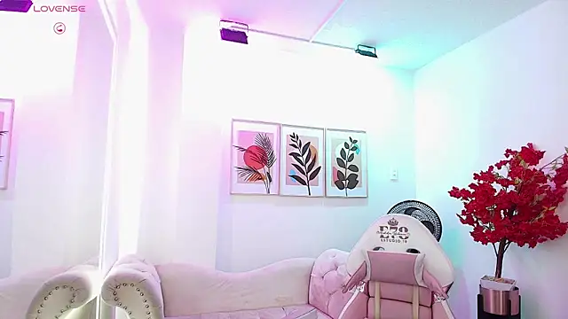 Ema louis  online show from 03-13-26, 12:32