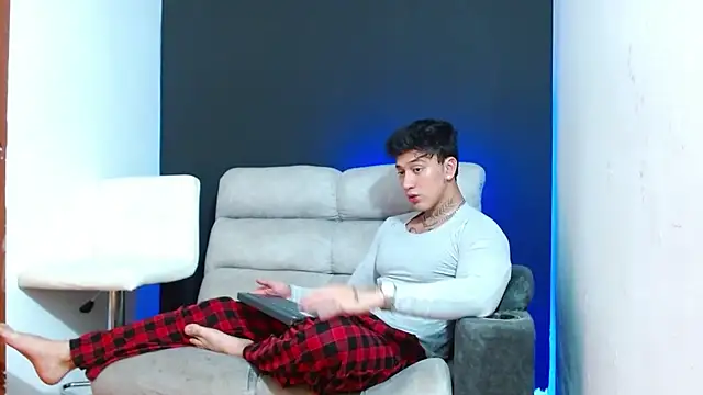 JUSTIN FULLER1 online show from 04-09-26, 06:14