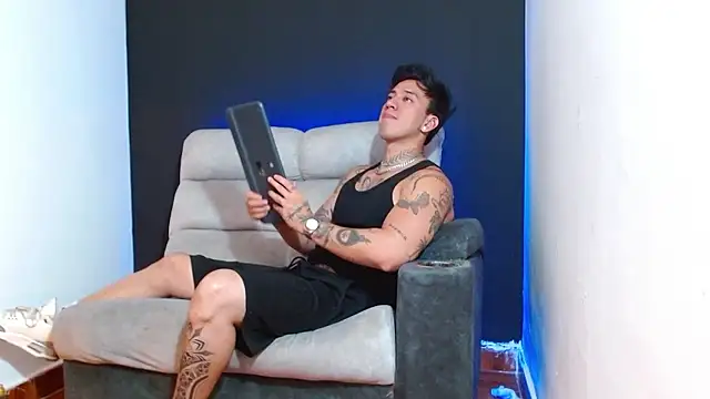 JUSTIN FULLER1 online show from 01-08-26, 02:50