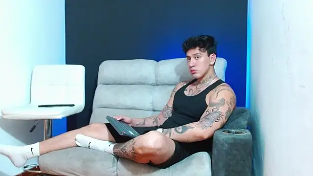 JUSTIN FULLER1 online show from 04-16-26, 05:08