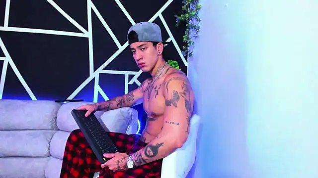 JUSTIN FULLER1 online show from 02-06-25, 03:20