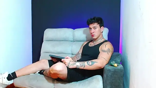 Snapshot of JUSTIN_FULLER1 chatting on 02-05-26, 12:06 JUSTIN FULLER1 online show from 02-05-26, 12:06