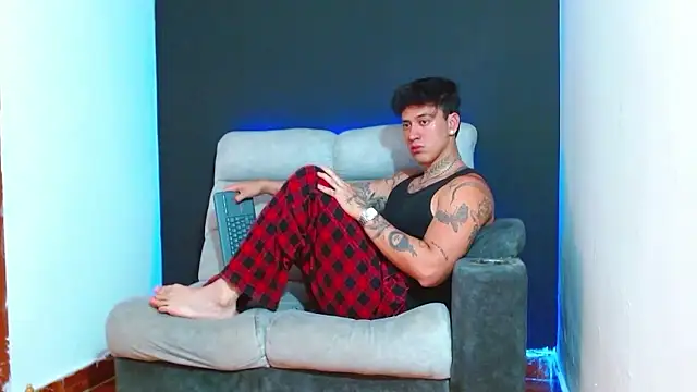 JUSTIN FULLER1 online show from 01-12-26, 05:42