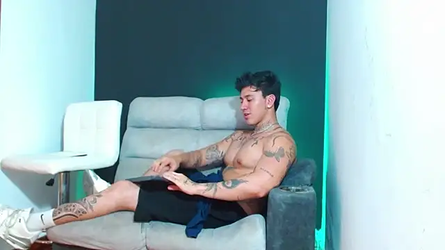 JUSTIN FULLER1 online show from 03-12-26, 07:12