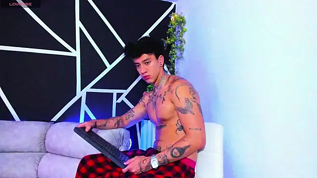 JUSTIN FULLER1 online show from 02-04-25, 02:21