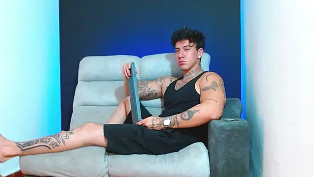 JUSTIN FULLER1 online show from 12-22-25, 03:39