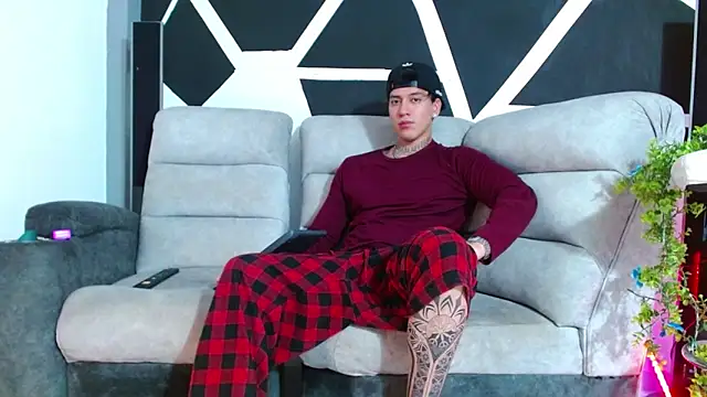 JUSTIN FULLER1 online show from 11-20-25, 08:42