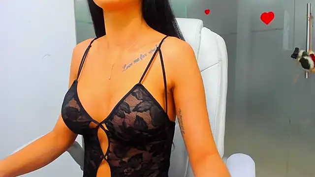 Queenrafaella online show from 01-07-26, 03:11