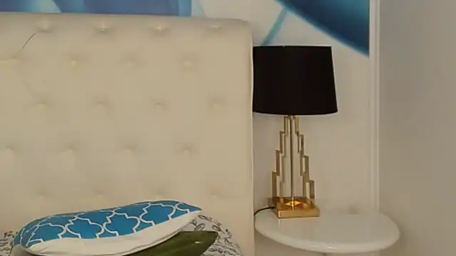 SkinnyDolly online show from 03-23-25, 03:32