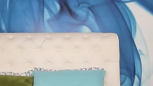 SkinnyDolly online show from 11-30-25, 03:07