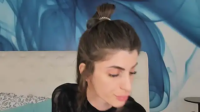 SkinnyDolly online show from 11-19-25, 03:17