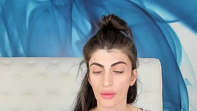 SkinnyDolly online show from 10-10-25, 02:01