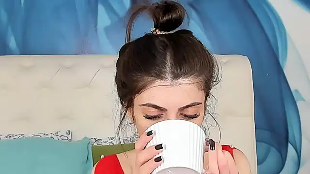 SkinnyDolly online show from 11-29-25, 03:17