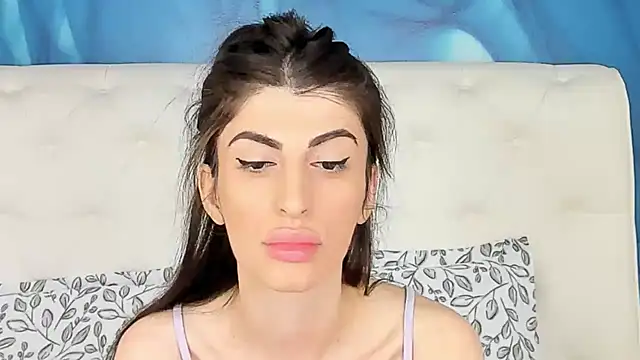 SkinnyDolly online show from 10-24-25, 02:10